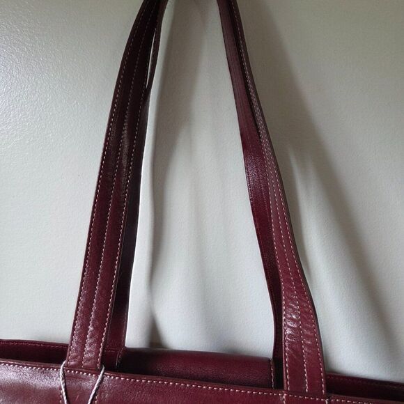 NWT CAROLEE DEEP RED LEATHER TOTE BAG SIZE LARGE - Picture 12 of 16